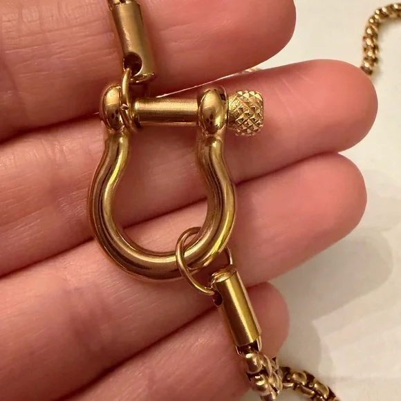 Elegant Gold Chain Necklace - Picture 3 of 4